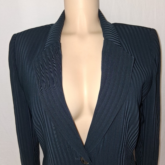 TAHARI elegant Classic Navy Pinstripe Women's Blazer Size 10p - Picture 11 of 16